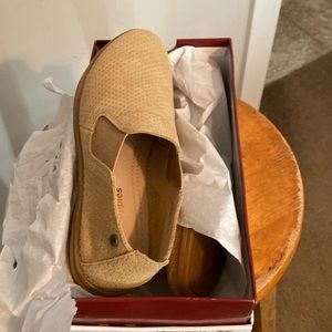 Ladies Hush Puppies Annalise Clever loafer NWB size 8.5